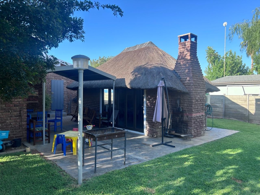 4 Bedroom Property for Sale in Keidebees Northern Cape